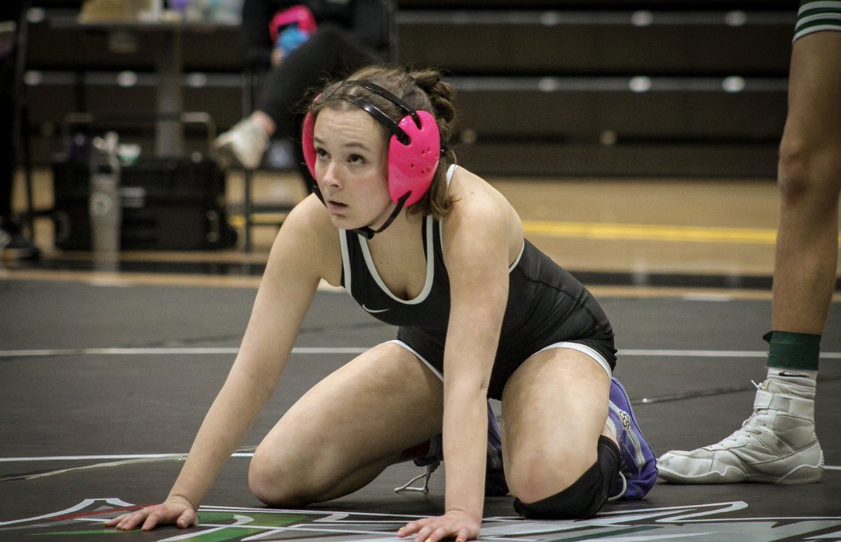 OFEAGLEWRESTLE's tweet image. Green/White Dual in the books. Wrestlers did some good things but also saw things we need to work on. Great work! #RAISETHEBAR #EAGLESTRONG @OFR5_Activities