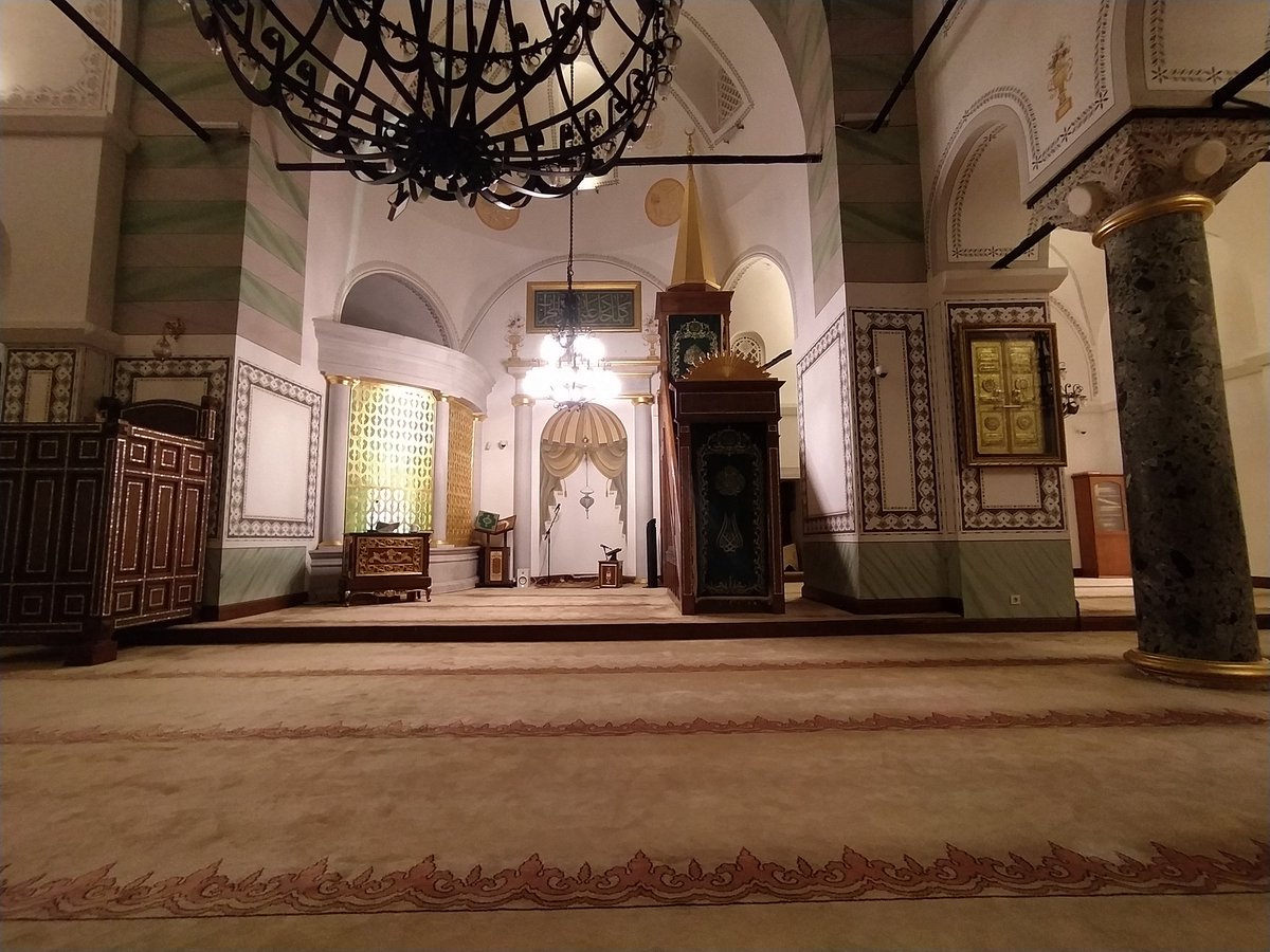 Selamün Aleyküm 
Allahım fayda vermeyen ilimden,huşu duymayan kalpten,kabul olunmayan duadan doymayan nefisten yaşarmayan gözden kabul olmayan amelden sana sığınırım.Allahım imanı bize sevdir ve kalplerimizi onunla süsle.Küfrü isyanı bize çirkin göster.Bizi doğru yolu yola ilet.