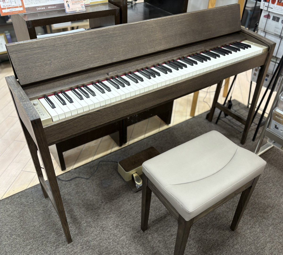 【ショコラ25☆】カリモク　ローランド　電子ピアノ　きよら　KIYOLA カリモク家具の職人の技術が活きるインテリアに調和するデジタルピアノ