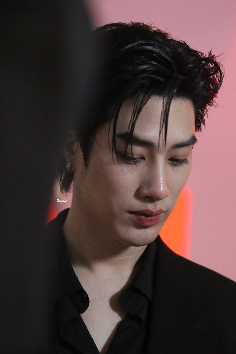 ChottoTH's tweet image. พี่เติ้ลเซ็ทนี้ก็คือดิบมากหูดับไปเลย 🫠🫠 ห้ะ อะไรนะ

KENG TLE XMAS AT SIAM CENTER
#SiamCenterxKengTle
#TLE_mtm