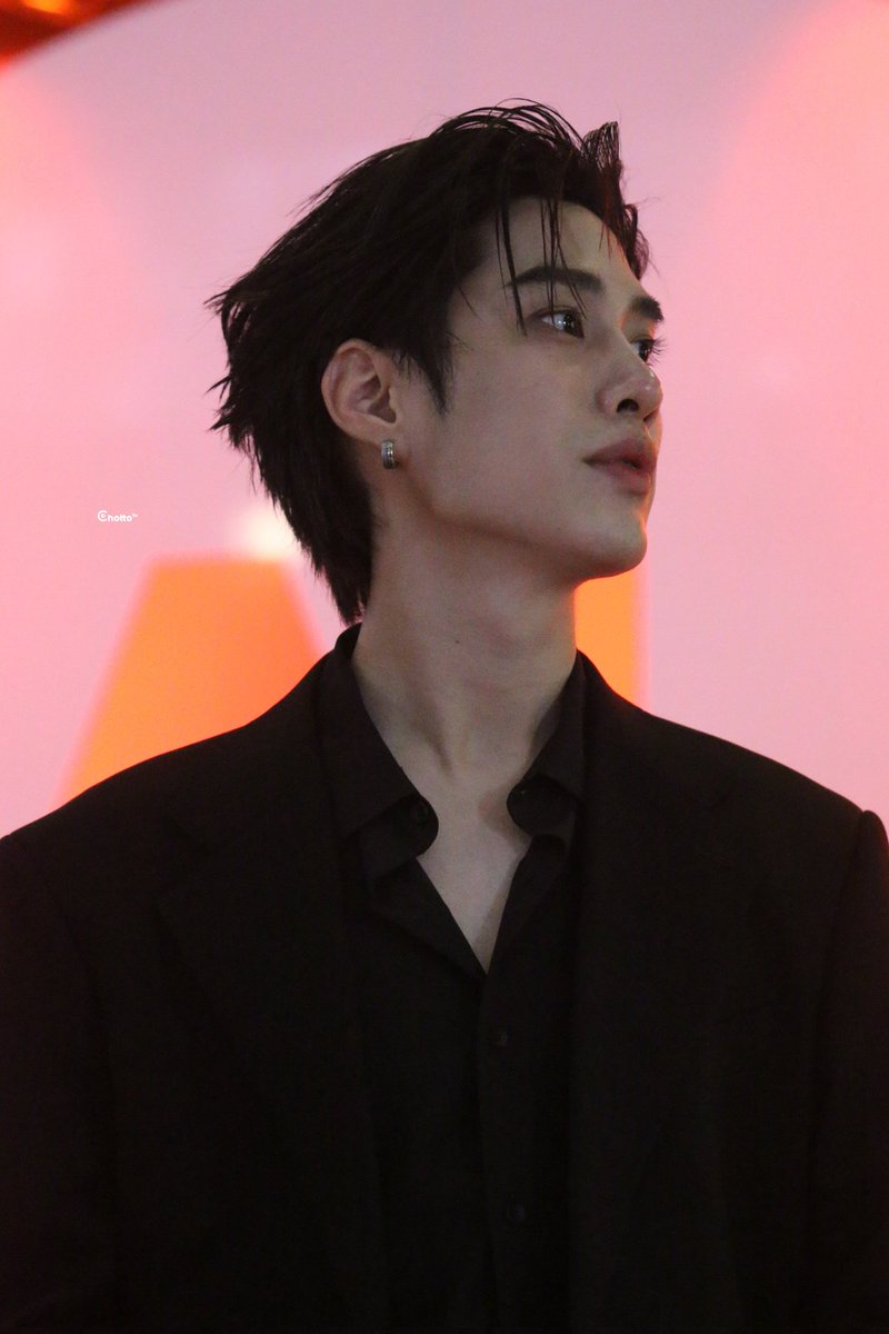 ChottoTH's tweet image. พี่เติ้ลเซ็ทนี้ก็คือดิบมากหูดับไปเลย 🫠🫠 ห้ะ อะไรนะ

KENG TLE XMAS AT SIAM CENTER
#SiamCenterxKengTle
#TLE_mtm