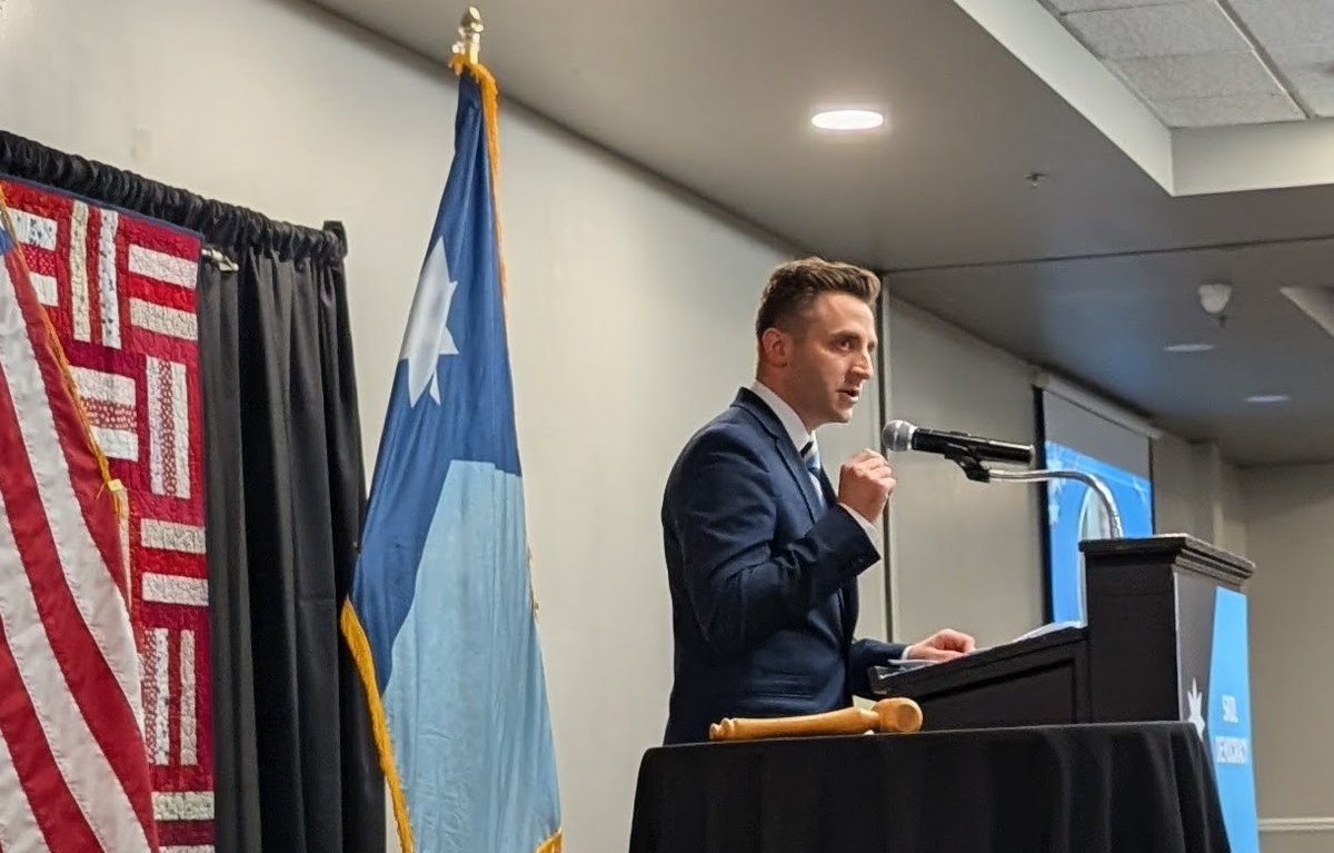 There were close to 300 people at the DFL Senate District 25 FDR dinner in October! Thank you to the organizers for a great event and the opportunity to speak. We can’t wait to join you back in Rochester at the convention in June!