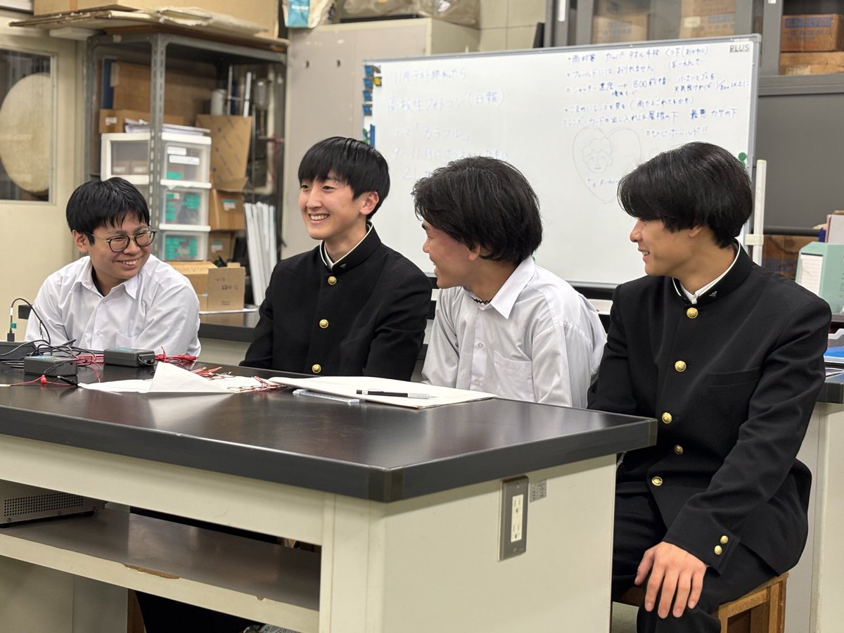 Iwate_ilc's tweet image. 👨🏼‍🏫専門家による事前指導④
黒沢尻北高校2年生チーム🔥

時速80kmのシャコパンチを、他のエネルギーに活用できないか⁉️という研究🤜🏻⚡️

圧電装置等でシャコパンチのモデル化に挑戦中✨
それにしても…高速パンチでシャコの手が壊れないのはなんで…？
この“生き物の不思議”も含めて追究していきます💡