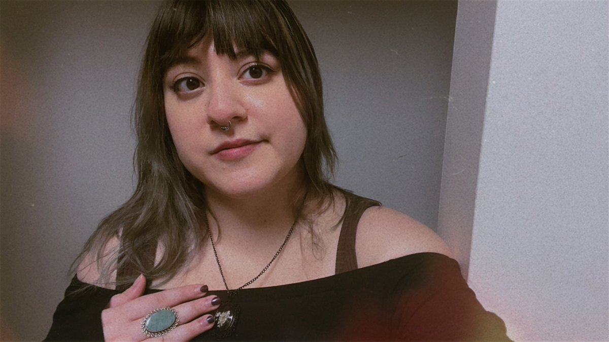 writermichellej's tweet image. new #writertwt intro!

hi I’m michelle! I’m a 27 year old queer woman/witch/library worker from Illinois and I like to write in a variety of genres across adult and YA. currently, my focus is on an adult queer fantasy 🗡️🌿🖤 

#amwriting #WritingCommmunity