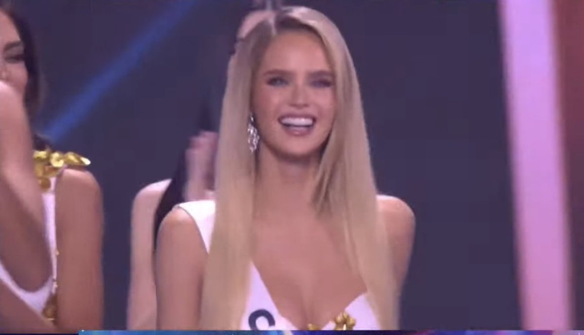 CristianReta03's tweet photo. #MissUniverso2025 Chileeeeeeeee clasificó al tirooooo 1era, Vamooooos Inna Moll!!!!!🤩🤩🤩🤩🥳🥳🥳🥳🥳🥳👏👏👏👏👏👏🇨🇱🇨🇱🇨🇱🇨🇱🇨🇱🇨🇱🇨🇱🇨🇱 https://t.co/ERxsLFeAVi