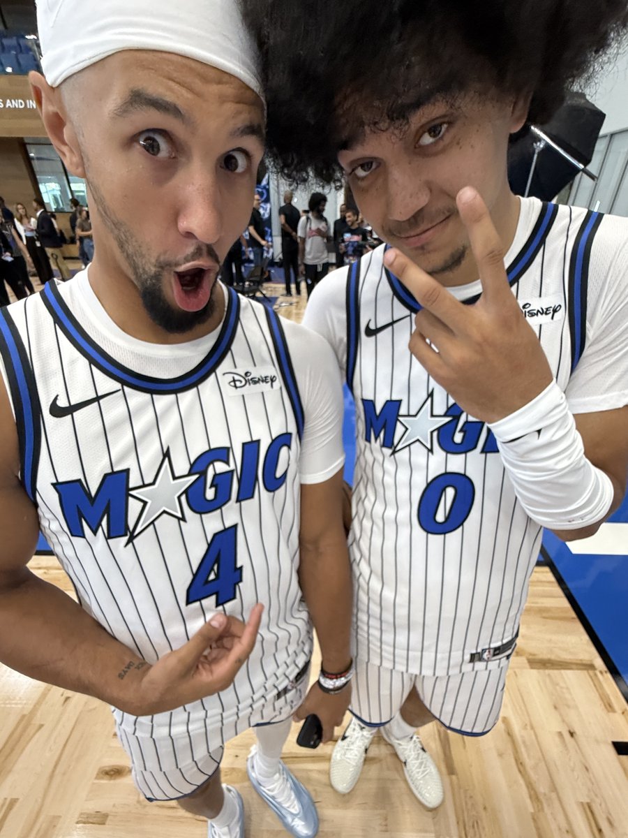 you guys wanna hear the song?? 