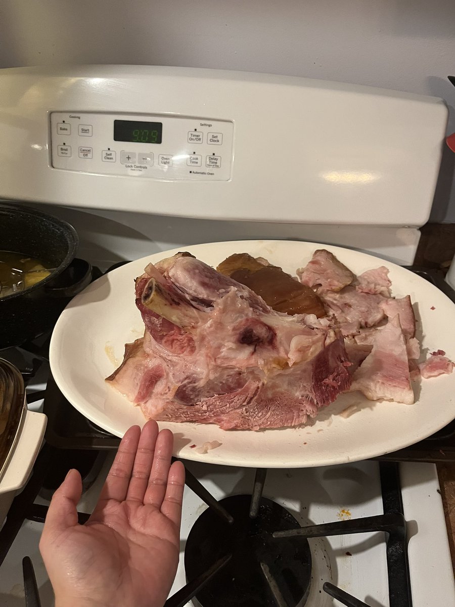 有时候觉得加拿大物价也还行，这么巨大的大肘之折后16刀，能够我吃一个礼拜