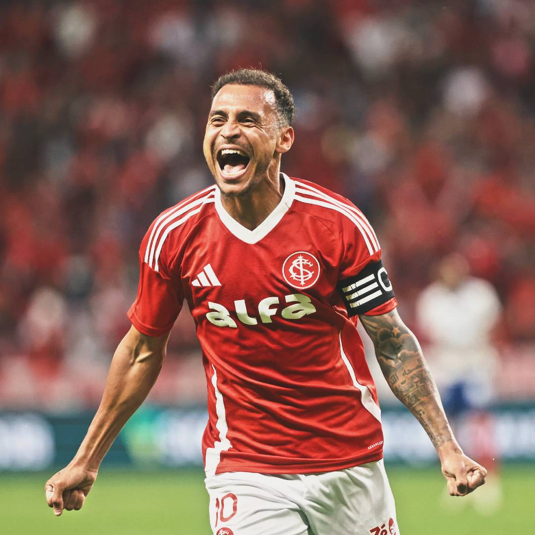 R10Score's tweet image. Alan Patrick é o 2° com mais participações em gols (32) entre todos os jogadores da Série A em 2025.

Deu a assistência para o gol da vitória! 🔟🇦🇹