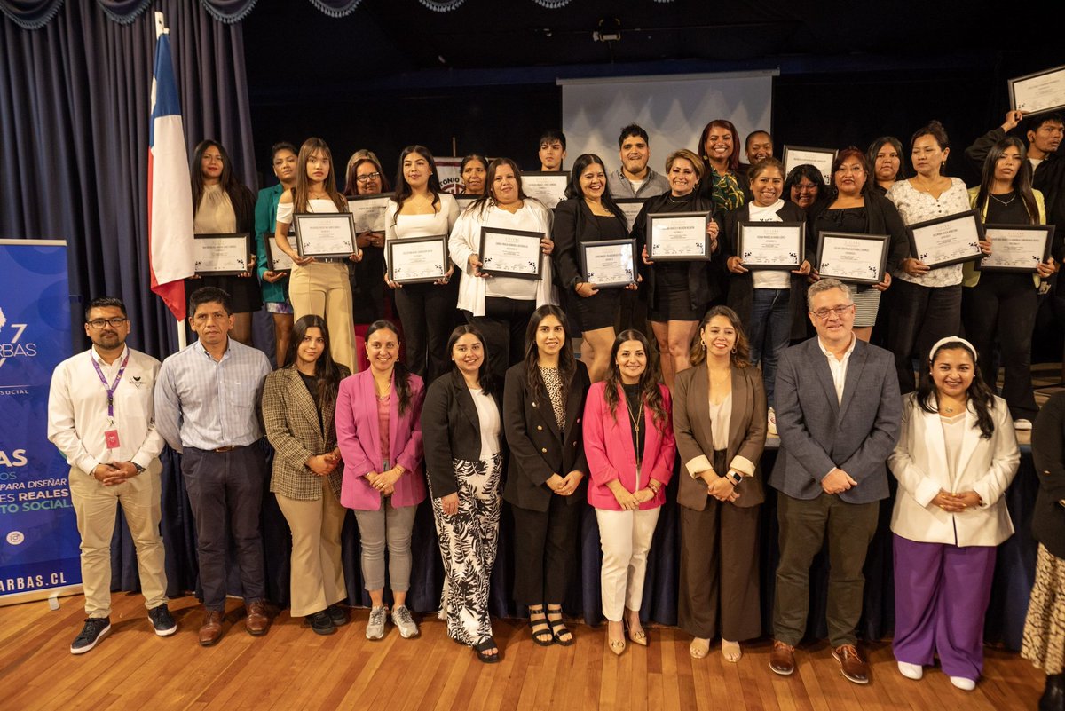 🔴Programa de ATI certificó a 30 estudiantes en Logística con 76% de participación femenina en #Antofagasta🔴
 
El programa “Crece con tu Puerto” entregó la Licencia Clase D a los egresados. Seremi de la Mujer destacó la iniciativa como herramienta para la autonomía económica de