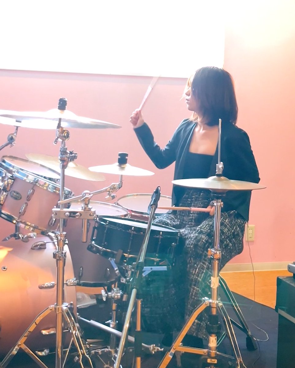 📹 YouTube更新しました✨

🔥Bring Me The Horizon / Shadow Moses【Drum Cover】
youtube.com/shorts/dXyKgad…

今回もベリ子さんがギター弾いてくれました✨ありがとうございます🙏

#叩いてみた #drummer #ドラム女子 #ドラムカバー #femalemusician #femaledrummer #드러머