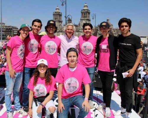 <a href="/ferbelaunzaran/">Fernando Belaunzarán</a> <a href="/SomosMxMexico/">SomosMxMexico</a> <a href="/SomosImpactoMx/">Somos Impacto</a> Ya chole!Por una vez,di la verdad;Son los esquiroles de Claudio X González!
Los usaron para:
El INE no se toca
Contra la Reforma judicial
La "sobre representación"
La toma violenta del Senado
La toma violenta del zócalo 
La...¡NM! 
Jóvenes?¡Ya son golpistas profesionales!