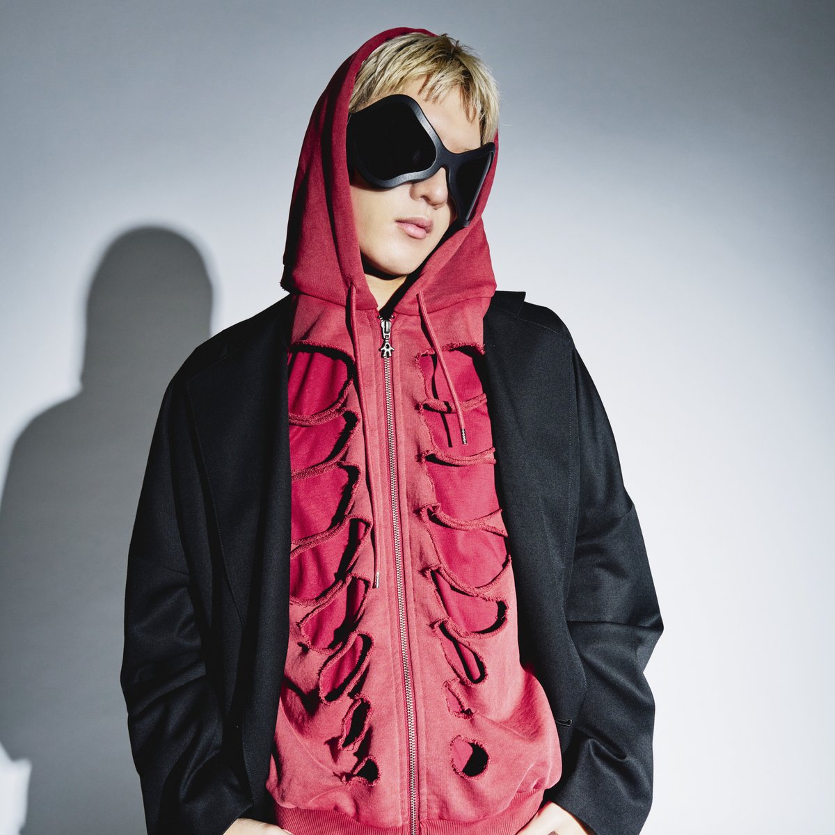 midwest_jp's tweet image. AVAVAV
・SHOULDERLESS HOODIE CUT-OUT RED
store-midwest.com/collections/av…

#AVAVAV　
#MIDWEST　
#パーカー