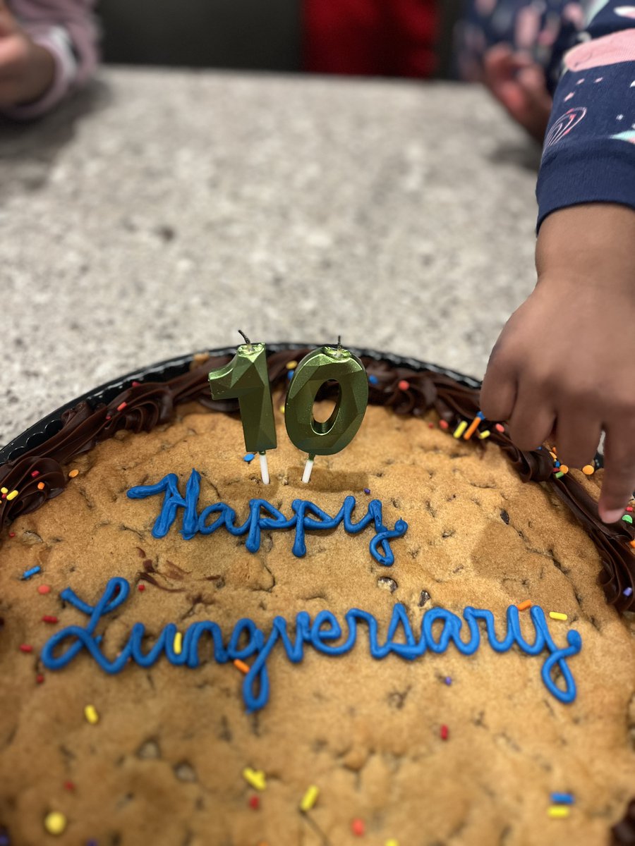 DrNannanT's tweet image. 10 years ago today I had my life-saving #lungtransplant. A normal day of surgery, kids, and family dinner—and I’m grateful for every bit. Thank you to my care teams, supporters, and especially my donor.
#DonateLife #UNOS
 unos.org/register-to-be…