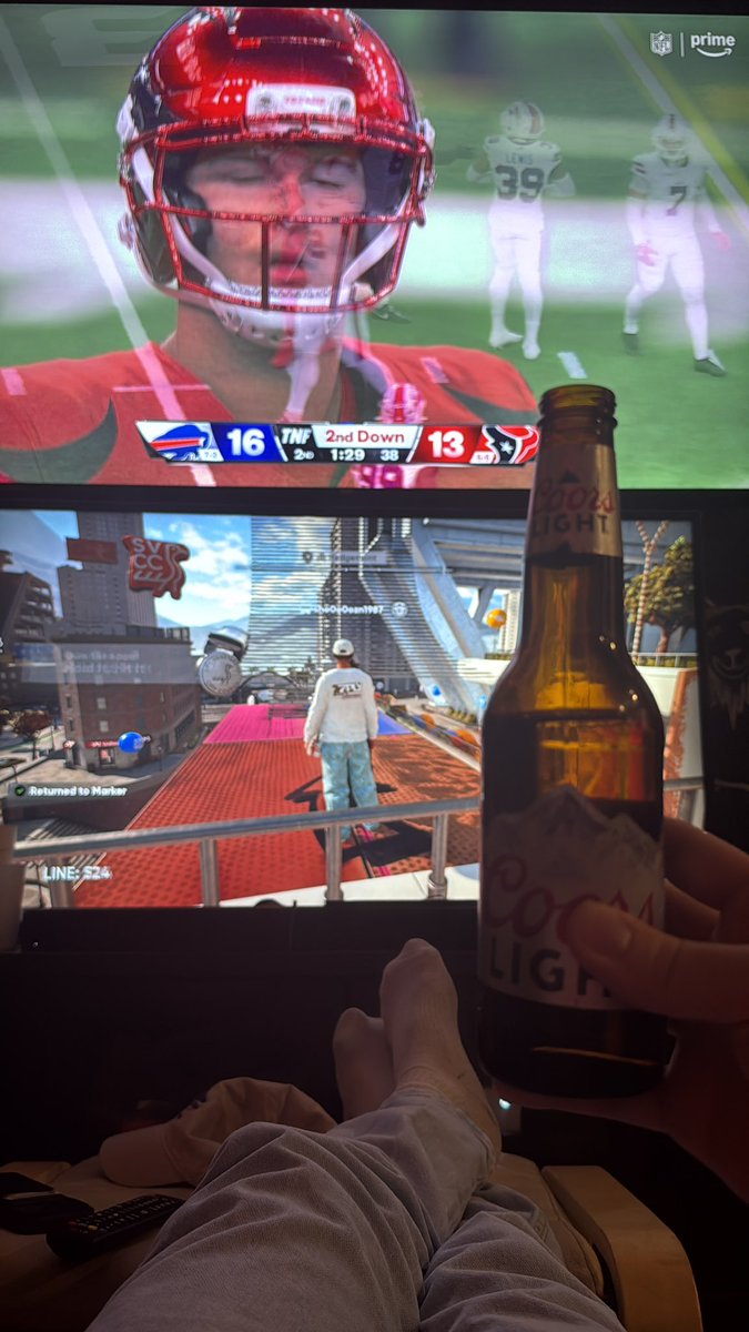 Nigel Farage tweet media