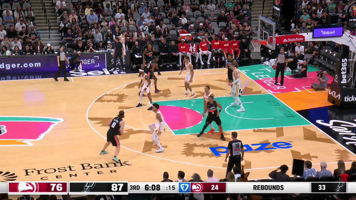 JJ found himself all alone 😅

Easy lob to KP ✅ 