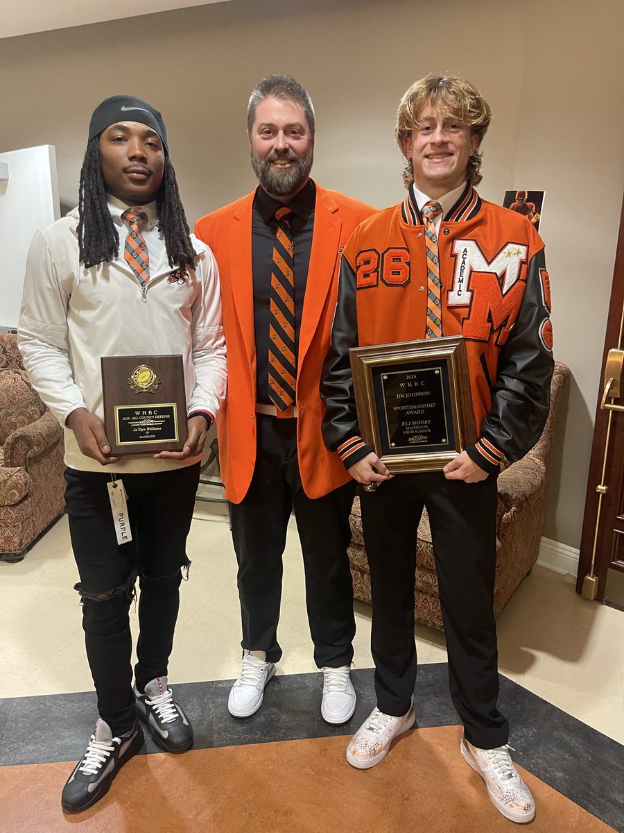 Becca Moore tweet media