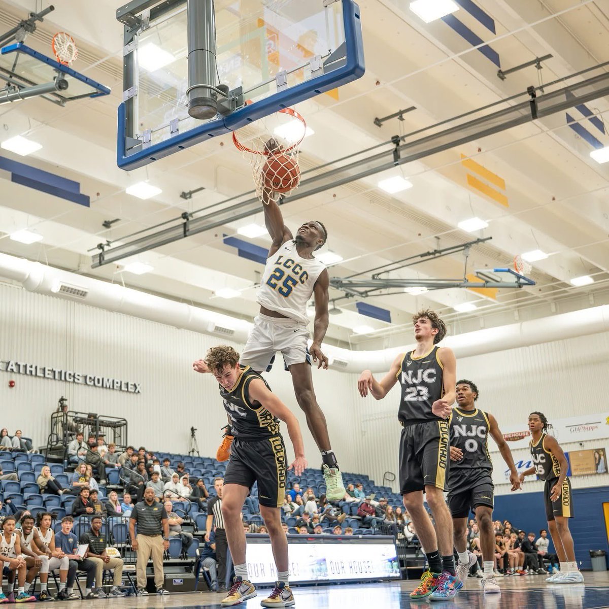 Flight Crew tweet media