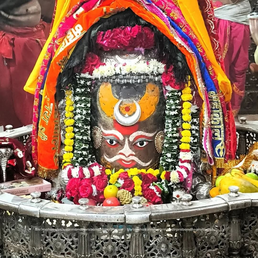 AdvoPradeep1's tweet image. 🙏🌹*Jai Shree Mahakal*🌹🙏
*श्री महाकालेश्वर ज्योतिर्लिंग का भस्म आरती शृंगार दर्शन*
*21-11-2025 कण-कण में महादेव*