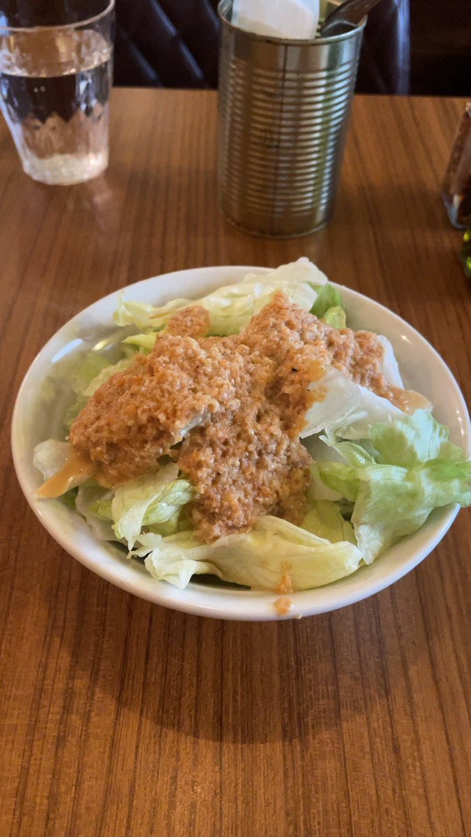 Beeeetrick's tweet image. 限定第2段
このもも肉が柔らかくて美味しい🍝