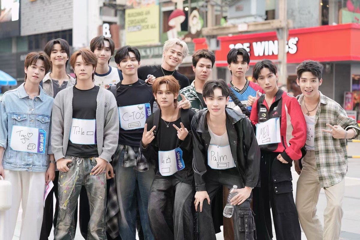 Ting_ThinkThing's tweet photo. ซันนี่ เกวลิน #SUNNEE เตรียมปรากฏตัวในรายการ #SHINEBOYS ร่วมโชว์พิเศษในเพลงธีม “SHINE” เต็มรูปแบบกับตัวแทนเด็กฝึก 10 คน เป็นครั้งแรก 22 พฤศจิกายนนี้ ชมสดทาง TikTok @ shineboys_official ตั้งแต่เวลา 20.30 น. เป็นต้นไป

#SHINEBOYS_FIRSTSTAGE

ในค่ำคืนประวัติศาสตร์ของรายการเซอร์ไววัลเอเชีย “SHINE BOYS” นี้ SUNNEE ไม่เพียงแค่ขึ้นเวทีโชว์เท่านั้น แต่ยังตั้งใจส่งต่อพลังและแรงบันดาลใจให้กับเหล่าเด็กฝึกที่กำลังวิ่งตามความฝันอีกด้วย ค่ำคืนนี้จึงไม่ใช่เพียงเวทีแรกของเด็กฝึก แต่เป็นโมเมนต์แห่งการเชื่อมต่อระหว่างประสบการณ์ที่สั่งสมมาอย่างยาวนาน กับพลังงานอันบริสุทธิ์ของเหล่าผู้ไล่ตามฝันทุกคน ไม่ว่าจะเป็น SUNNEE ที่ใช้ 11 ปีพิสูจน์ตนเอง หรือเด็กฝึก SHINE BOYS ที่กำลังจะเริ่มก้าวแรกอย่างเป็นทางการ... เพราะแท้จริงแล้ว แสงสว่างที่ยิ่งใหญ่ที่สุดคือแรงบันดาลใจที่เราส่งต่อให้กันและกันนั่นเอง