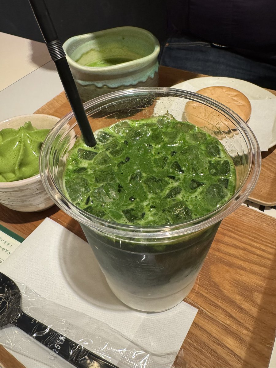 tomoyanTweet's tweet photo. Japan trip day 17
チョコレートの向こう側にクリギンがいるかと思ったけど、やっぱりいなかったご飯
#大阪 #meiji #チョコレート #抹茶 @thefatkuma https://t.co/D9RmM7gmsV