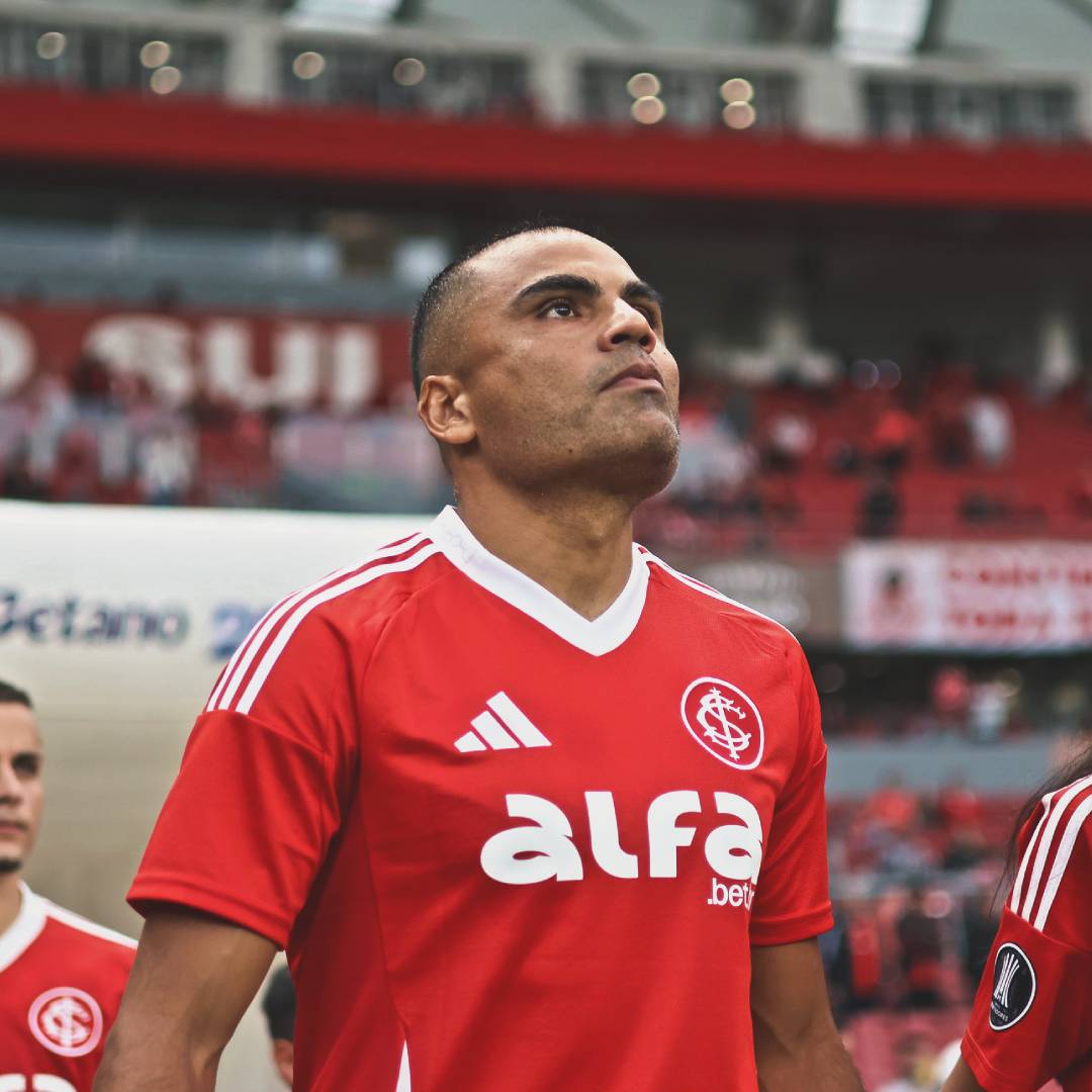 R10Score's tweet image. Gabriel Mercado em Ceará 1-2 Internacional:

90 minutos
12 ações defensivas (!)
11 cortes (!)
8/11 duelos ganhos (!)
4 bolas recuperadas

🇦🇹💪🏼