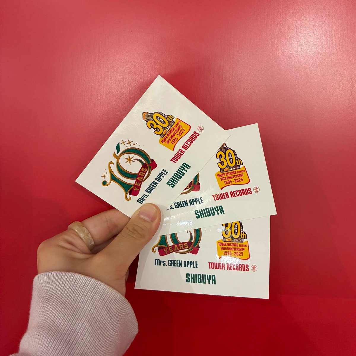 当選品　hollow タワレコ渋谷梅田限定 B賞　バンチャン MrsGREENAPPLE】🍏 第67回 輝く！日本レコード大賞 優秀作品賞を受賞