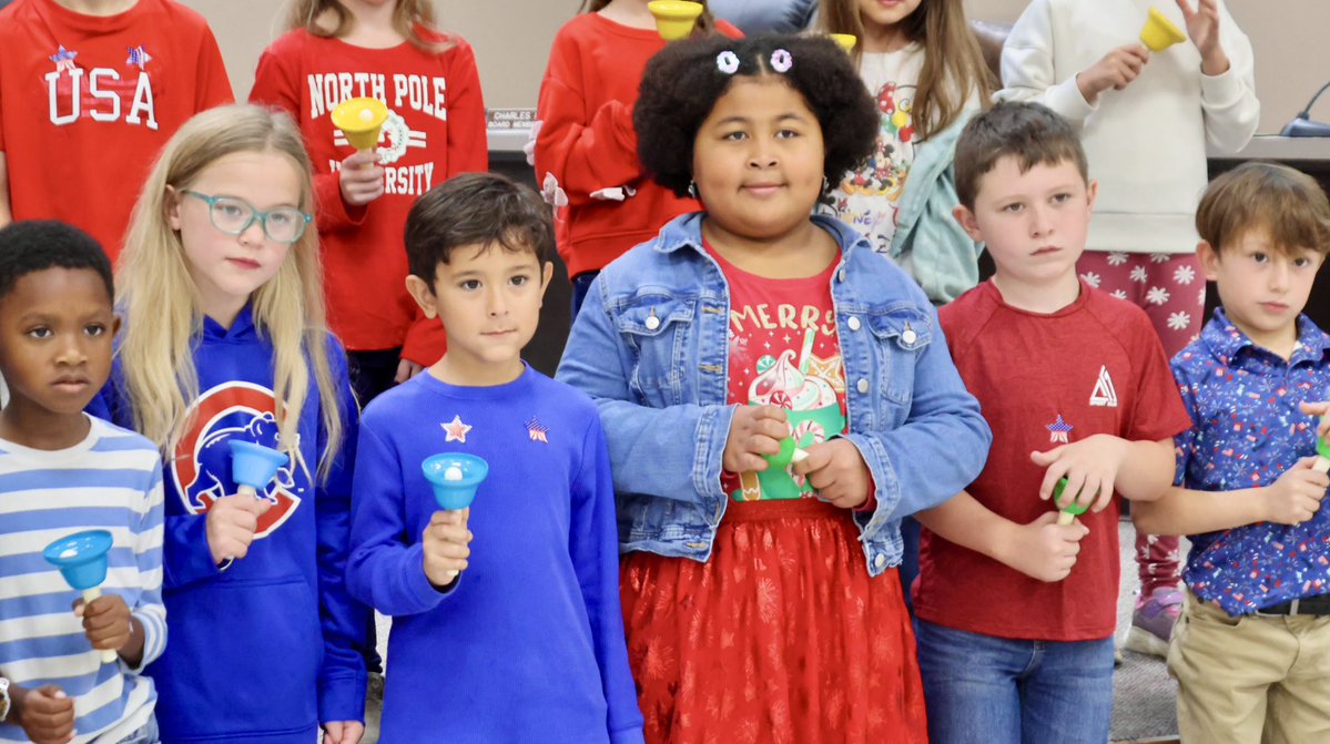 DCSeNews's tweet image. Thank you, DeSoto Central Primary School students, for your outstanding musical presentation to our school board and legislators. #BeTheStandard #TeamDCS