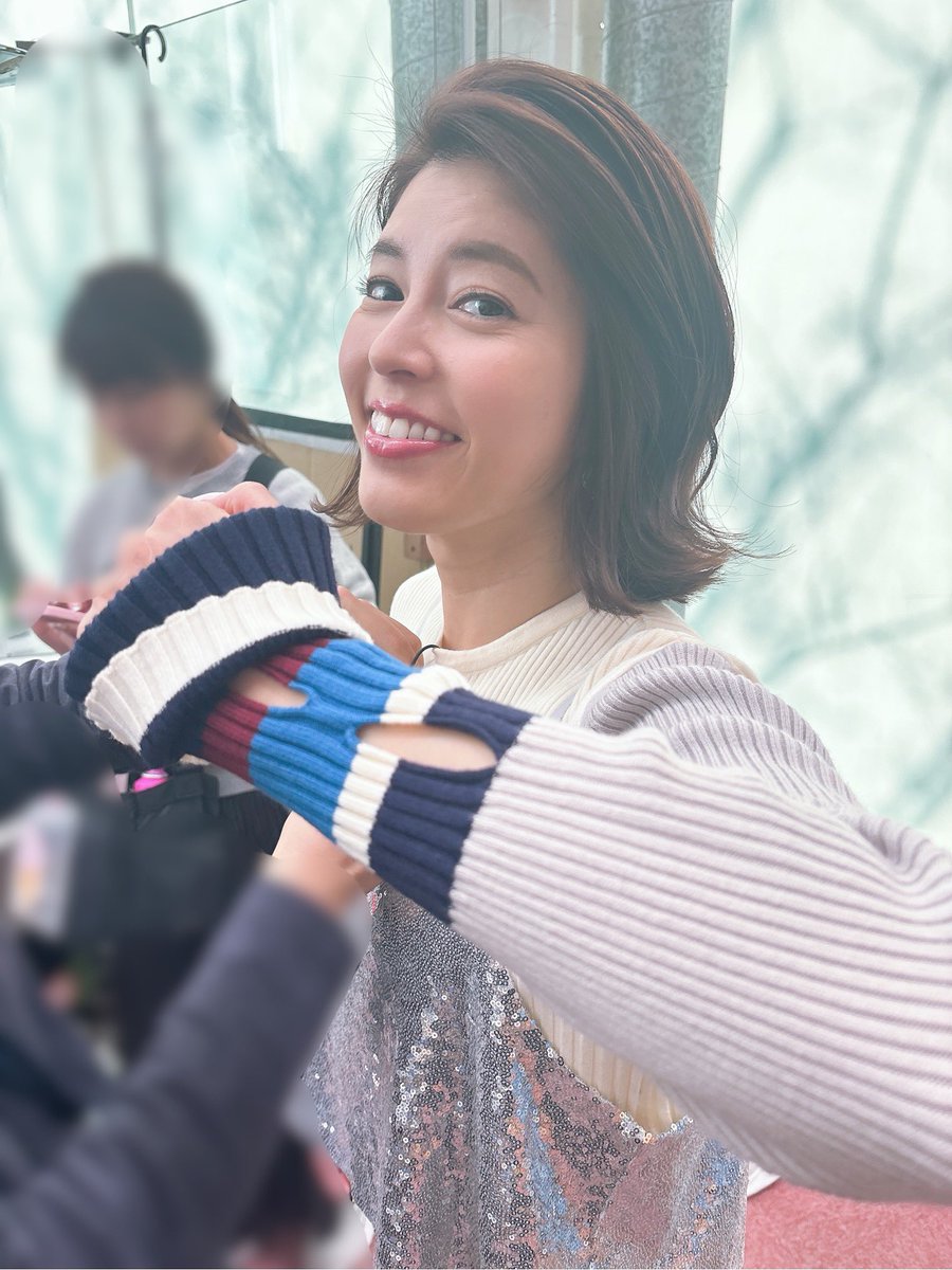 kandaaika55's tweet image. #サンシャイン ありがとうございました！
#ぽかぽか も宜しくお願いします！☀️

本日公開の映画『金髪』より #岩田剛典 さん #白鳥玉季 さんをゲストにお迎えします👩🏼

さらに！七宝麻辣湯に関する新企画も🌶️

ぜひご覧下さい🙌

衣装の袖の穴を見せてくれる神田です📸

#神田の裏側 #映画金髪