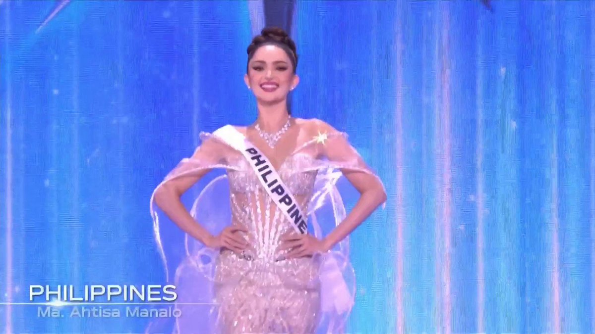 ABSCBN's tweet photo. #MissUniversePhilippines 2025 Ahtisa Manalo showers the stage with pure elegance in her evening gown!

#MissUniverse

Catch all the action LIVE and for FREE on iWant

Courtesy: Miss Universe Organization https://t.co/pZqCUWkD7h