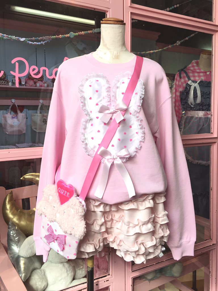 トレーナーとかぼちゃパンツは相性ぴったりです🐰🎀💕