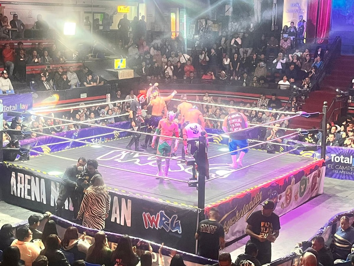 LaTijeraLucha's tweet photo. Arranca las acciones de la #ArenaNaucalpan, #IWRG y #LuchaLibreBoom con un ambiente espectacular, donde en batalla de relevos atómicos #AngelKid, #Titanium, #LeonRojoJr e #HijoDeSparta vencen de gran manera a #ComandoNegroJr,#SuperPorro, #Sparta y #Rabbit en lucha que es premiada https://t.co/bTY0nOKNhs