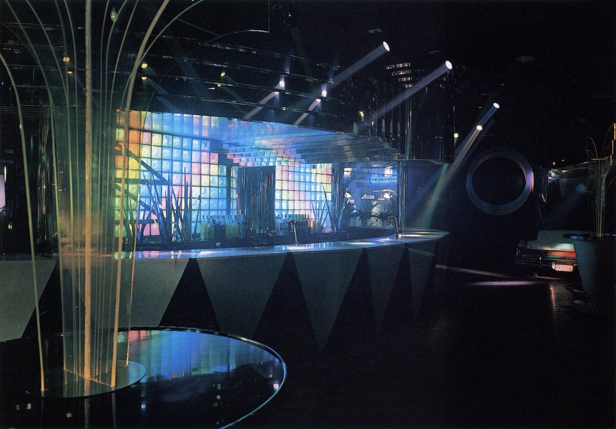 sovietsoleri's tweet photo. From "Excellent Bars and Discos, Collection II," Shotenkenchiku-sha, 1987. https://t.co/Z056OgQFDs
