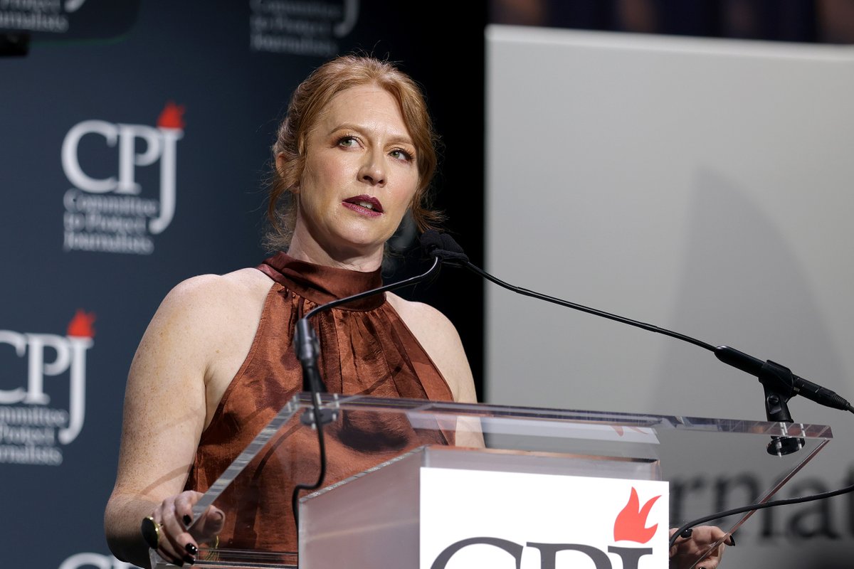 pressfreedom's tweet photo. At the International Press Freedom Awards, CPJ’s CEO @jodieginsberg says:
“If we want journalism to survive this moment we need to wake up and we need to step up and we need to fight back. All of us.”
#IPFA #IPFA2025
📷: Michael Loccisano https://t.co/hLMfa4K4Rq