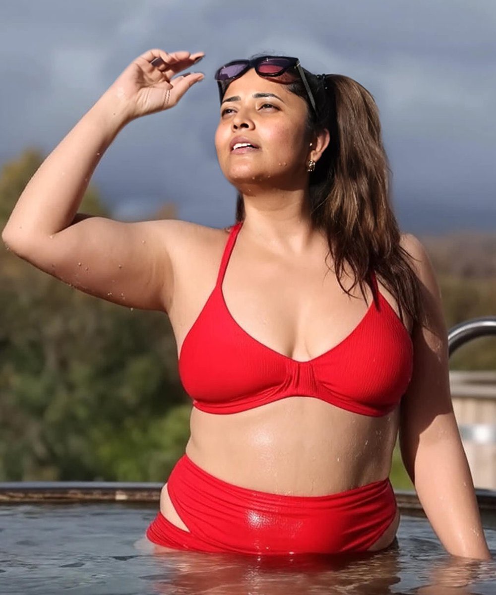 Anasuya New Saree collections Hot Anasuya | iiQ8 Entertainment