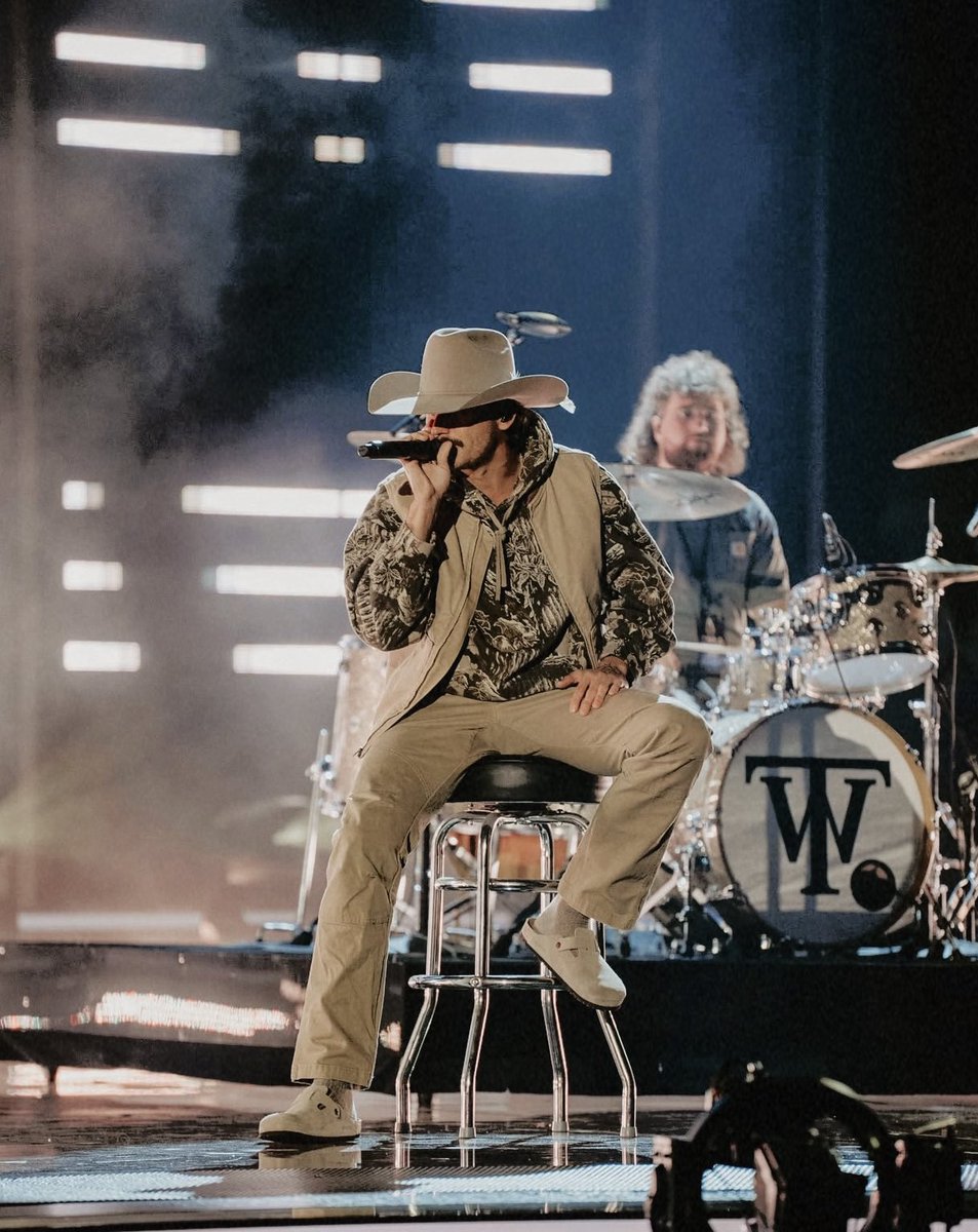 AnObservantEgo's tweet image. ⠀
⠀ ⠀ ⠀ ⠀  ⠀⠀ gettin’ rowdy.