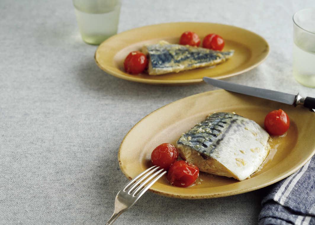 wani_bookout's tweet image. 『決定版　アイラップBESTレシピ』よりご紹介📖

【アイラップレシピ】
魚の臭みも気にならない！
しっとりジューシーな「塩サバ」レシピ🐟🧄

wanibookout.com/144448/