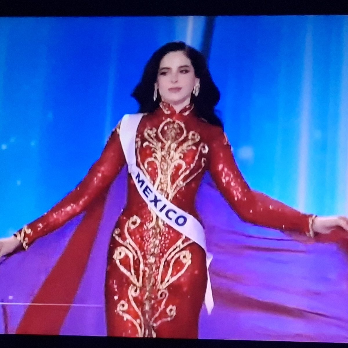 evilstea's tweet photo. #fatimabosch MISS MÉXICO QUE REINA ERES 
#MissUniverse 🕯🇲🇽 https://t.co/JXCu6uCS2X
