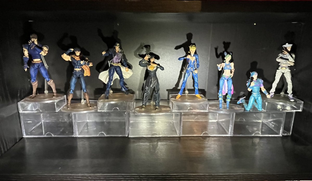 aroadroller's tweet image. Setting up the new display. Bless these jojo @OvileeMay.