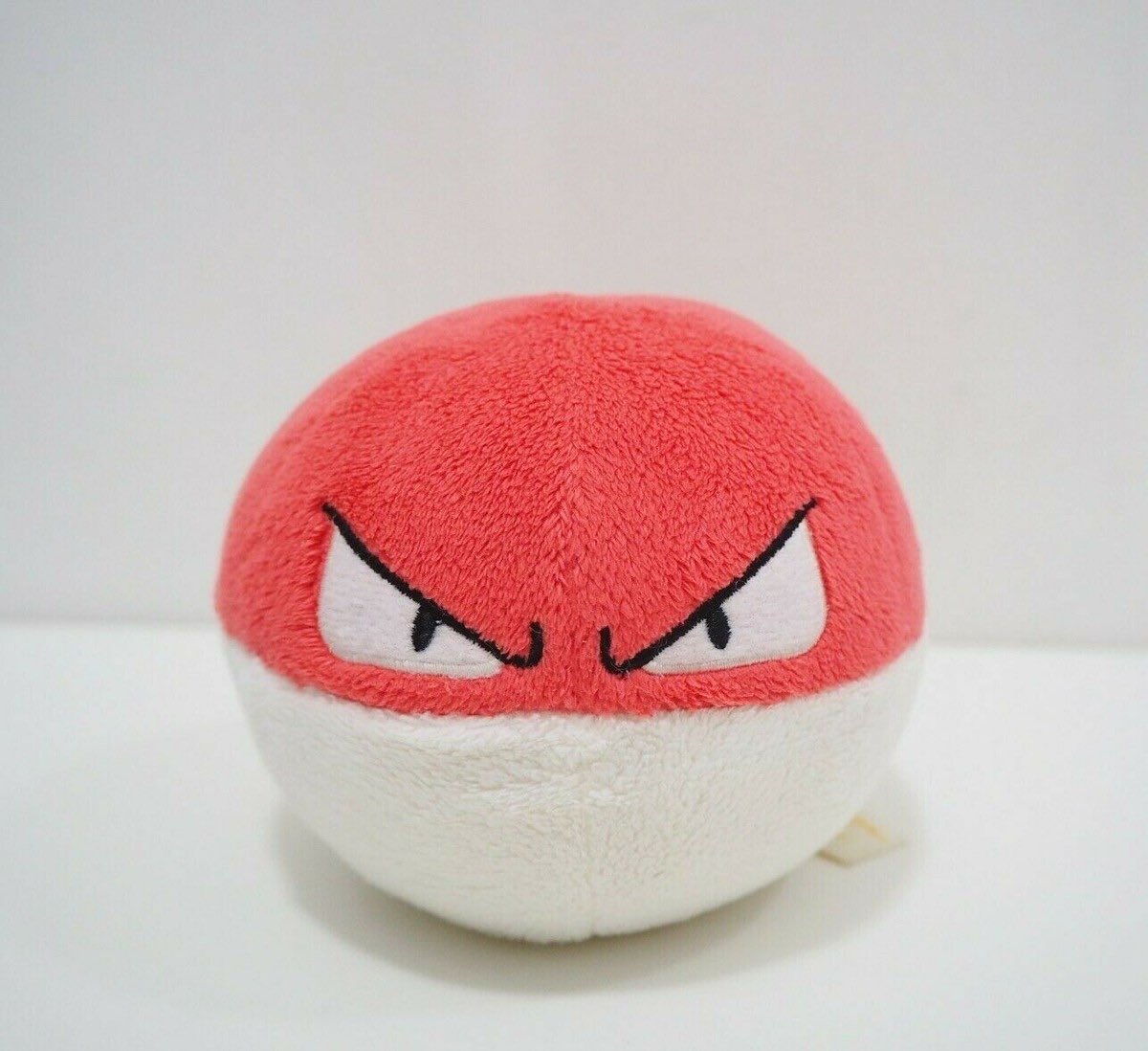 AVGPlushies's tweet image. Pokémon - Voltorb! ⚡️ 

#Pokémon #Voltorb #Plush