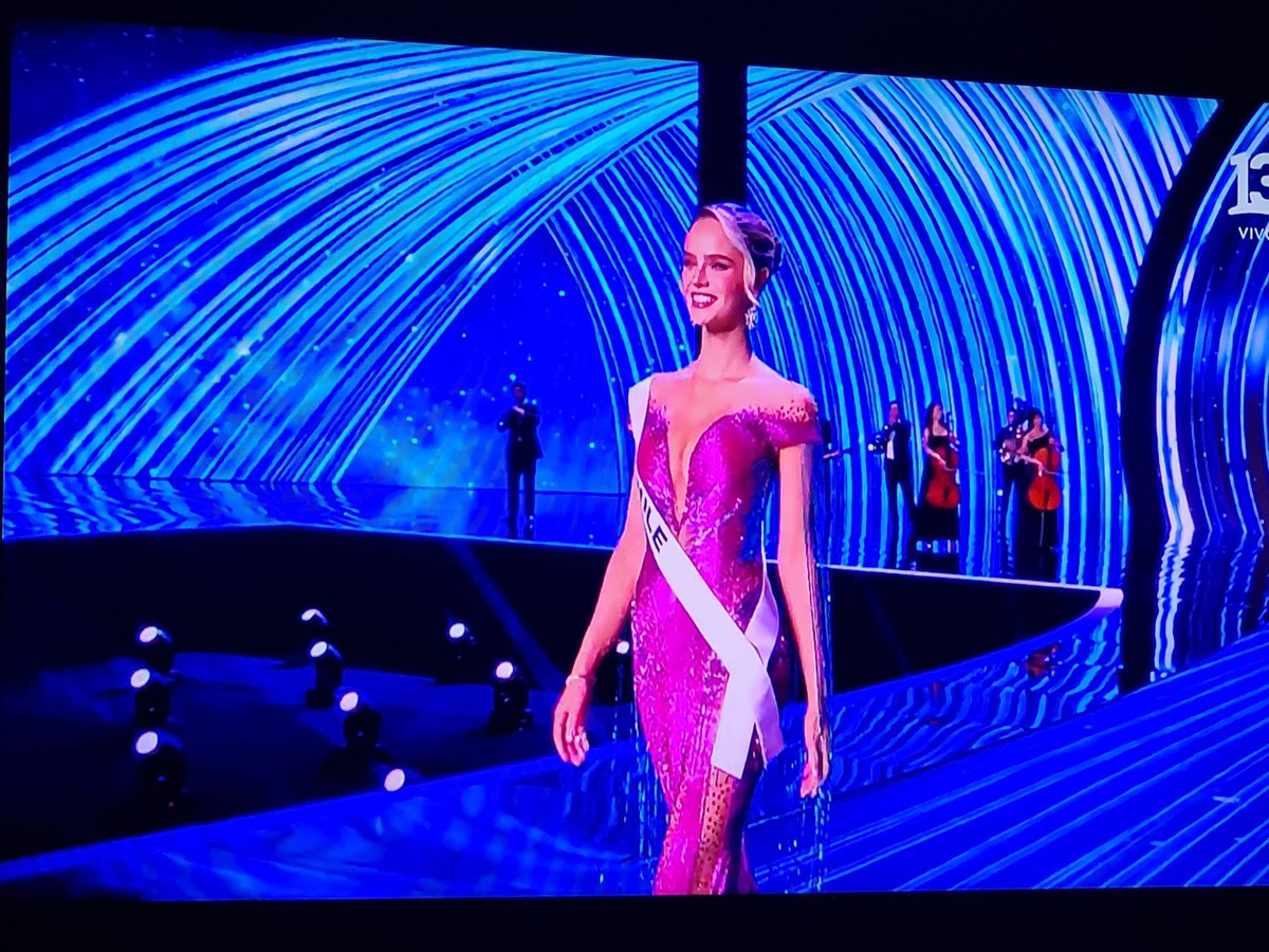 Si la #InnaMoll no queda en el top 5 me da la misma wea quien gane..
Vamos Inna!!! Se ve hermosa #MissUniverse2025 #MissuniversoChile