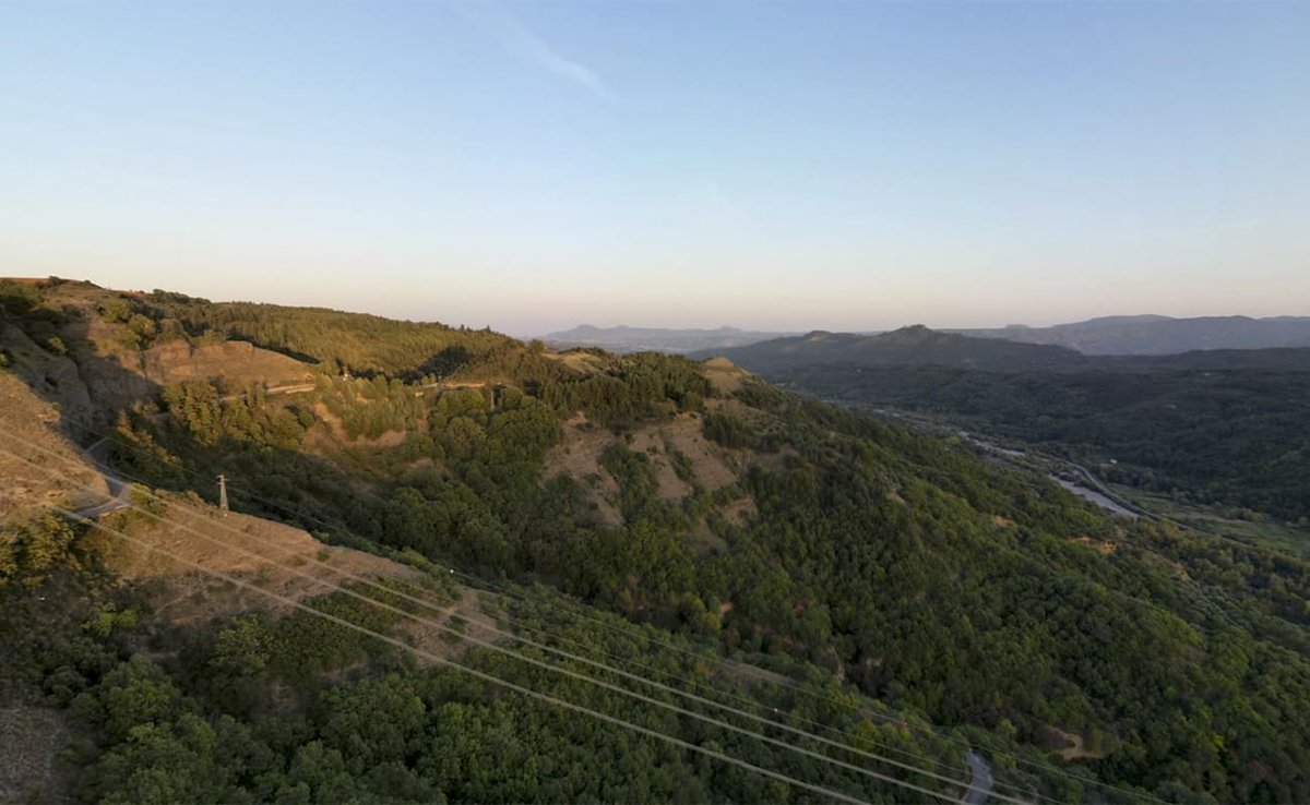 sentieripollino's tweet photo. #MonteZingarello: una meta amata dagli escursionisti, con vista mozzafiato sulla Valle del #Serrapotamo e su #Calvera. Natura pura, in ogni stagione.
Foto ©Egidio De Maria
Per altre foto e per approfondire 👇 https://t.co/kWY5o8RlxG
#Basilicata #Trekking #Hiking #NaturalGas https://t.co/N4pl5nsmQp