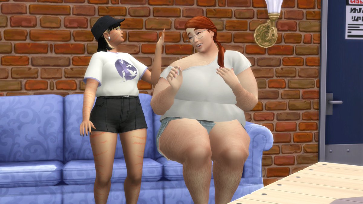 algae_fish's tweet image. l;ebian coupl,e (ignore the stripes on zoe she was overcome with an illness)