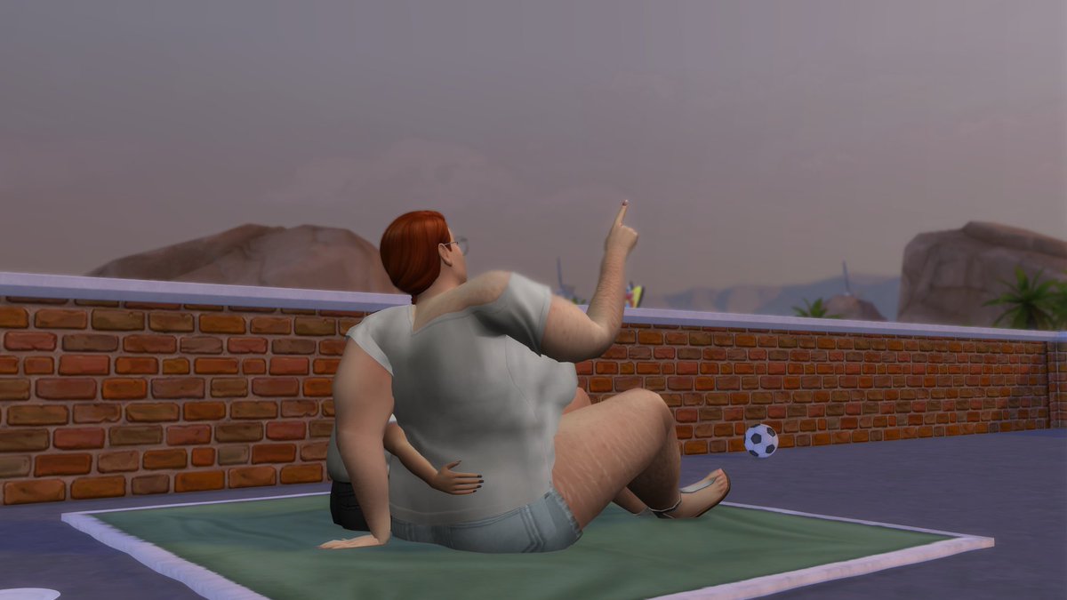 algae_fish's tweet image. l;ebian coupl,e (ignore the stripes on zoe she was overcome with an illness)