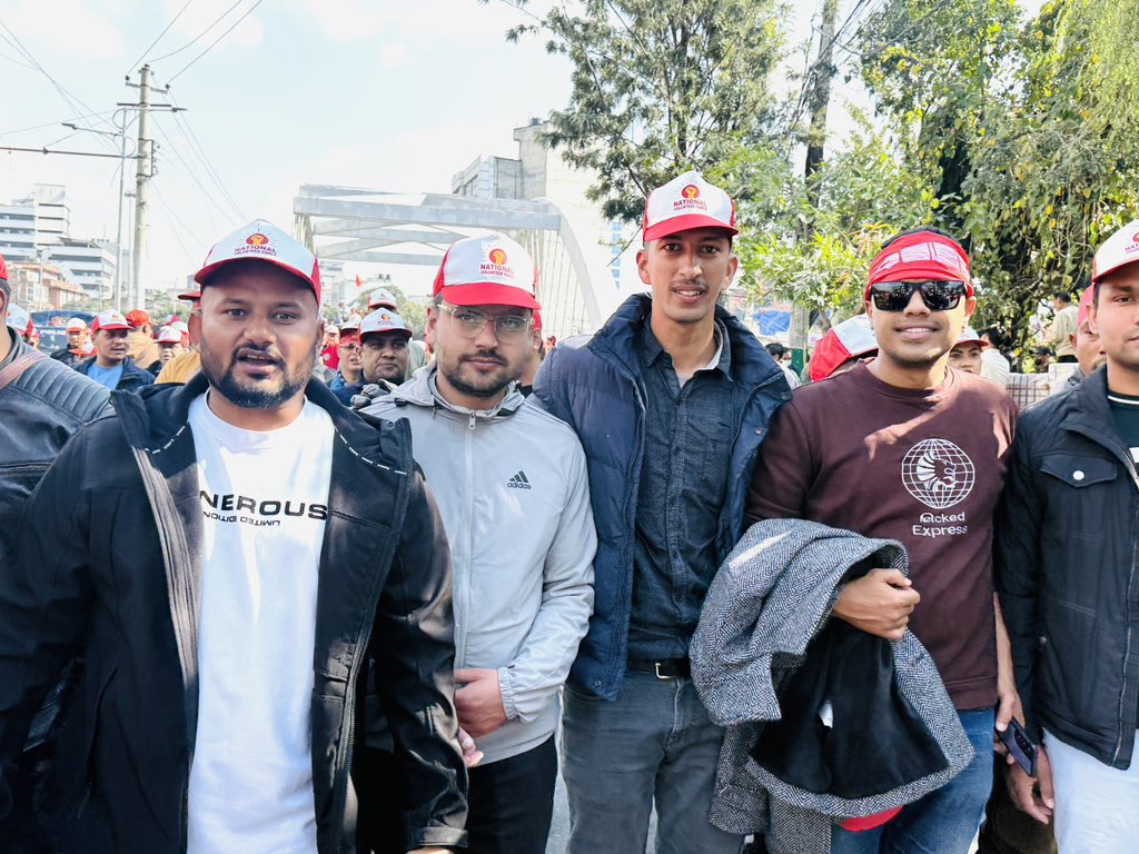 girirochak's tweet image. नेशनल volunteer फोर्स ✊
अराजकता मुर्दावाद !!!