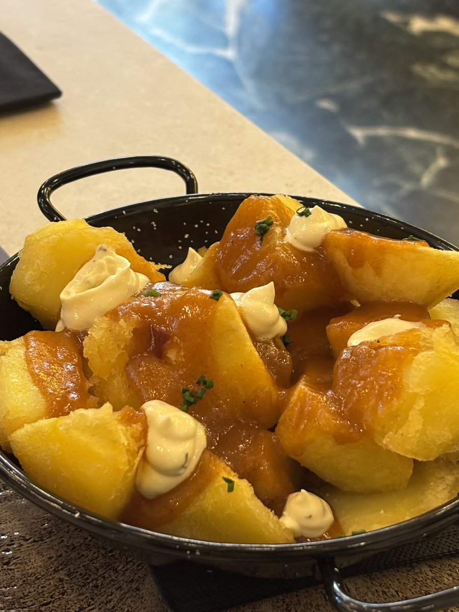 EVernacci's tweet image. Un buen plan ir a @CaixaForum a disfrutar de la magnífica exposición sobre Matisse y después picar algo en Tablafina. 
Recordaba mejor el famoso bocadillo de calamares.