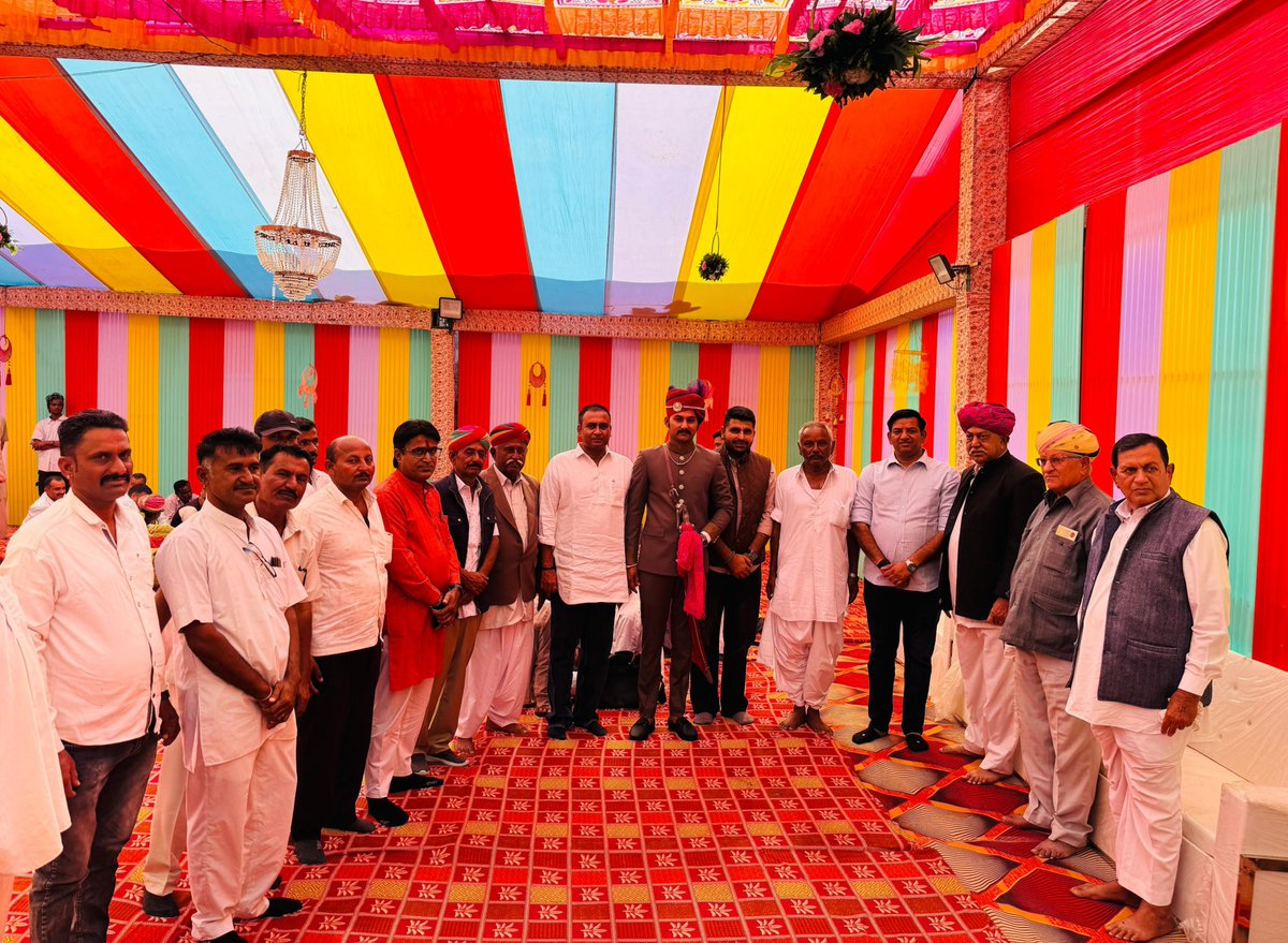 AzadBarmer's tweet image. आज बाड़मेर शहर में श्री छोटूसिंह जी महेचा के सुपुत्र स्वरूपसिंह के विवाह समारोह में सम्मिलित होकर समस्त परिवारजनों को शुभकामनाएं प्रेषित की। #Barmer