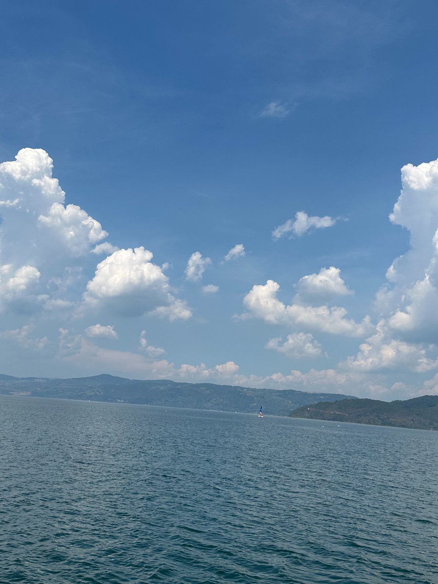 andremananta4's tweet photo. The scenery and you are both by my side https://t.co/GRJZ63bfU0