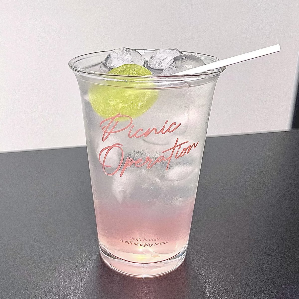 roselymarchela's tweet image. omg look at this… finding a body mist that’s safe for workouts AND smells fresh is a lifesaver 😭🩷