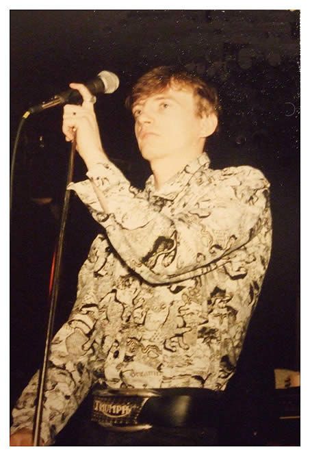 <a href="/TheFallWell/">Fall Well</a> is a #FallFriday draw from the well of inspiration, over the long long days of Cheshire and Lancashire cheese

The spare room is fine, though a little haunted, by Mr. Regan who had hung himself at number 15...
dropbox.com/scl/fi/b77h8i1…